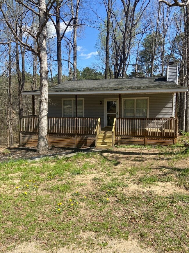 Primary Photo - OCONEE COUNTY - Cute 2 bedroom 1.5 bath ho...