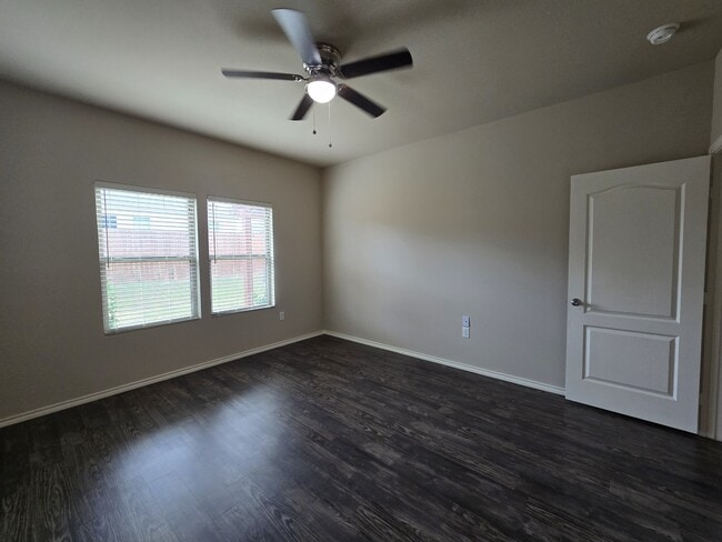 Building Photo - 322 Ambrose Avenue