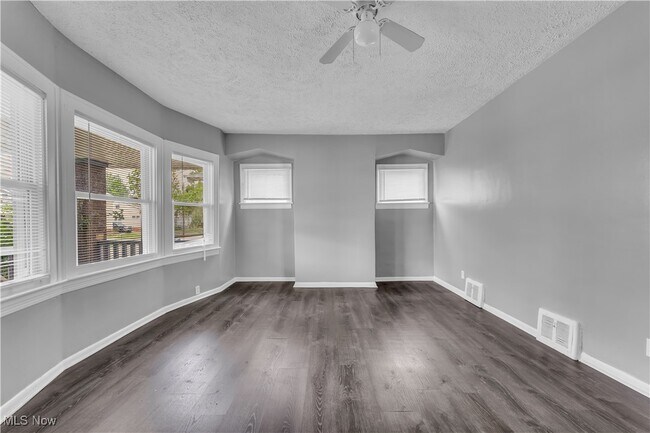 Building Photo - 3803 W 135th St