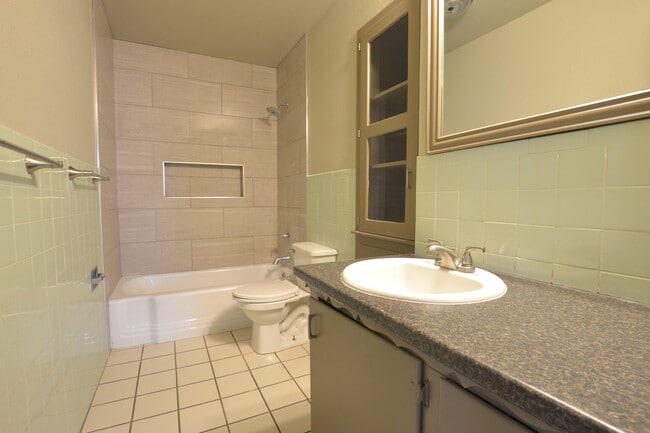 Building Photo - 4940 7th St