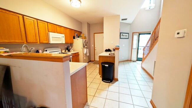 Building Photo - 1025 Woodview Ct