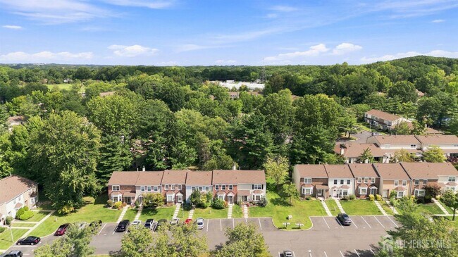 Building Photo - 106 Wilshire Ct