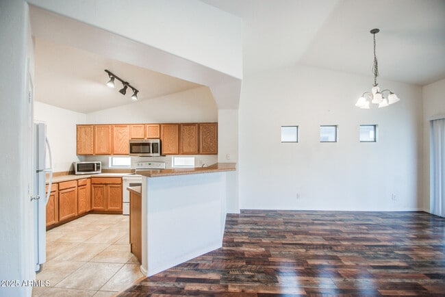 Building Photo - 2586 W Bartlett Way