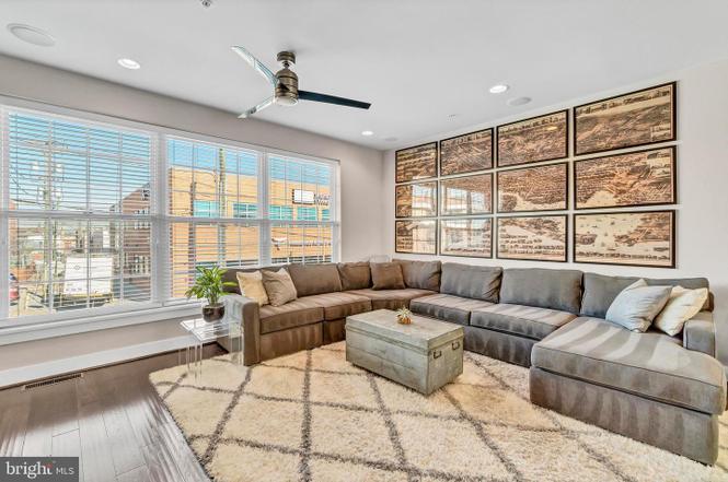 Building Photo - 3613 Fleet St