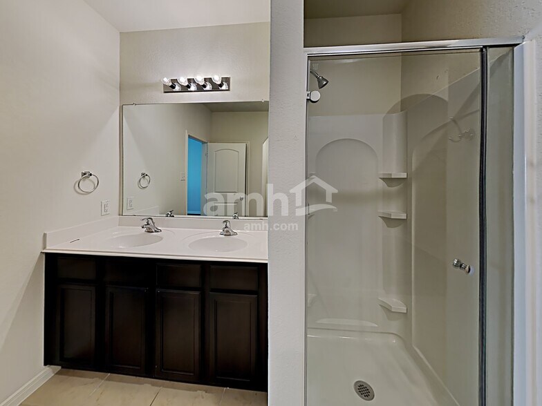 Building Photo - 12250 Commander Dr