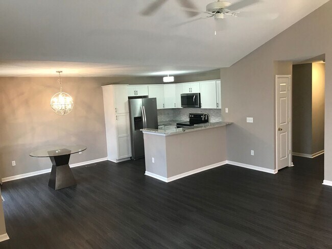 Building Photo - COMING SOON! Charming 2-Bed Home in Commerce –Great schools & Community Pool Access!