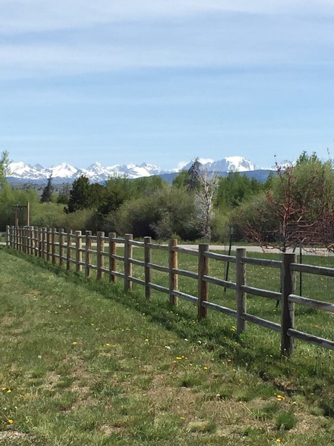 Building Photo - 133 S Fremont Ave