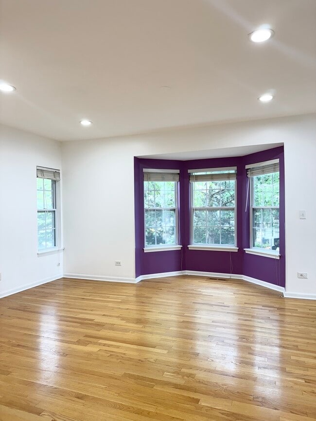 Building Photo - 1318 Leonard Dr