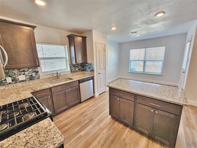 Building Photo - 837 Serena Dr