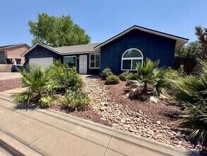 Building Photo - Four Bedroom Remodeled Home in Red Cliffs