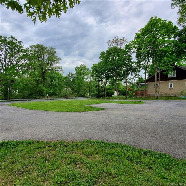 Building Photo - 32 Bircher Ave