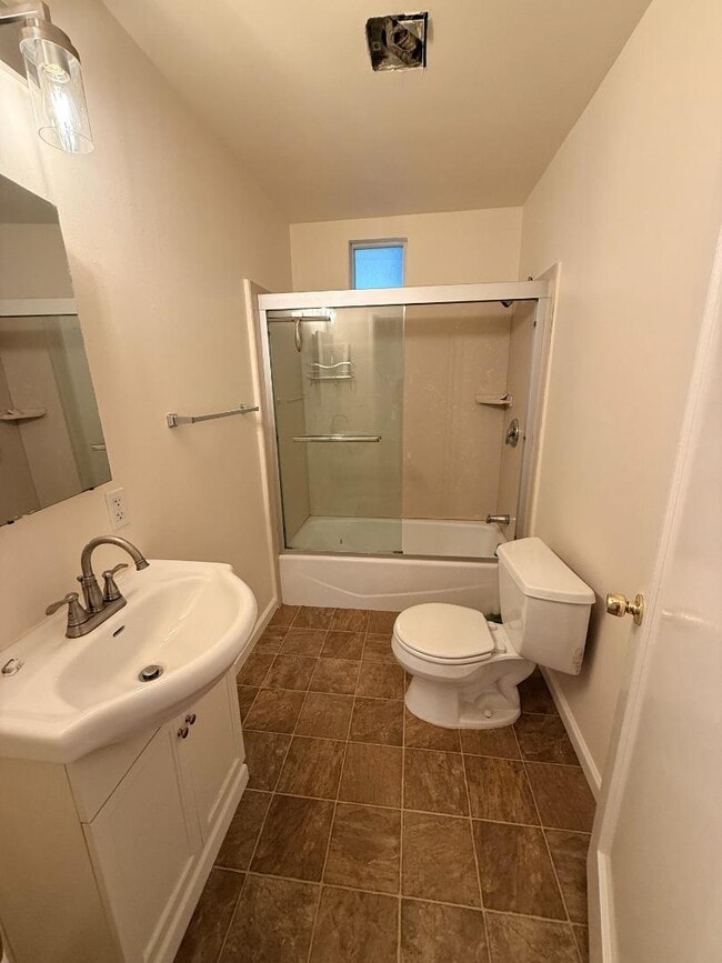 Building Photo - 816 Cowper St