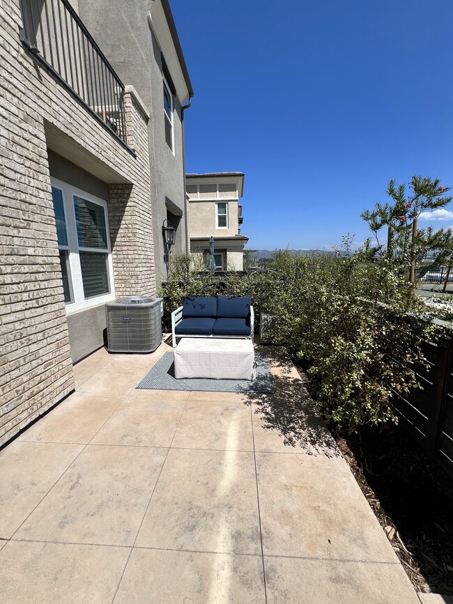 Building Photo - 1233 Sunrise Vw