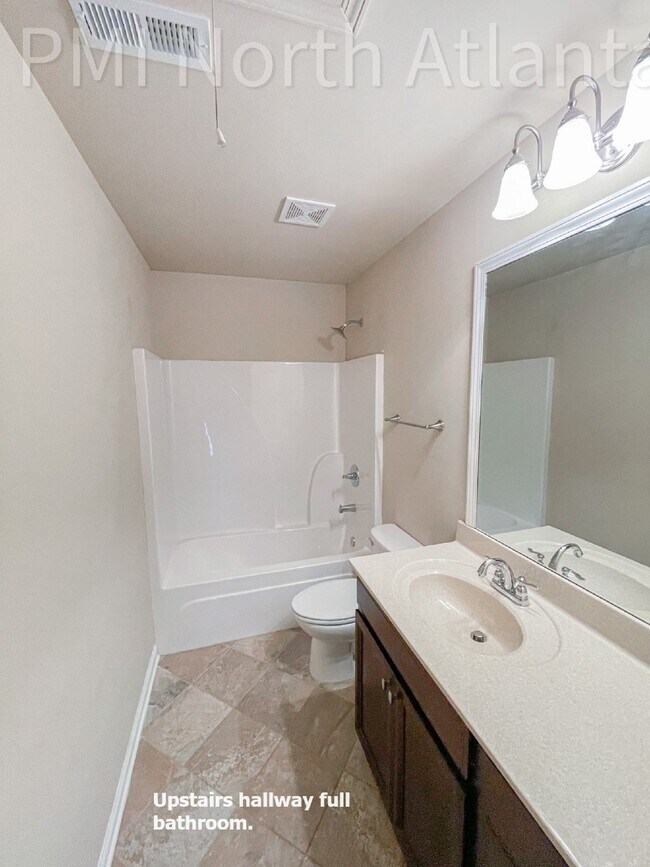 Building Photo - 328 Privet Cir