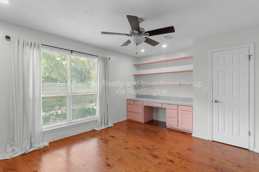 Building Photo - 101 Hands Cove Ln