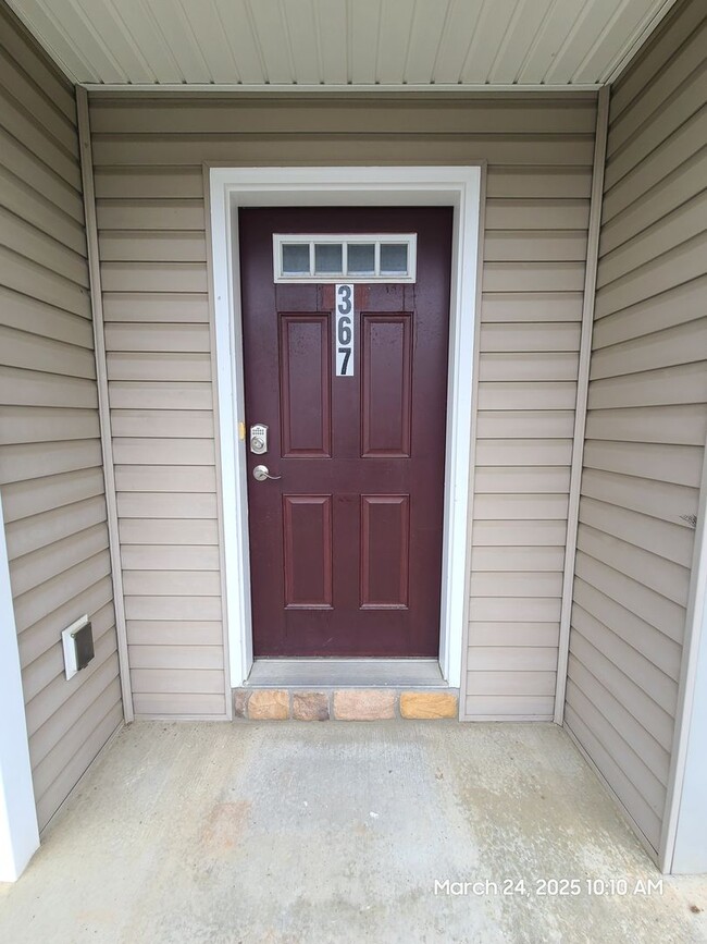 Building Photo - 3 Bedroom Townhome for Rent in Waynesboro