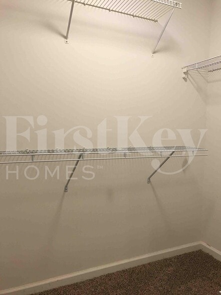 Building Photo - 5851 Tybalt Ln