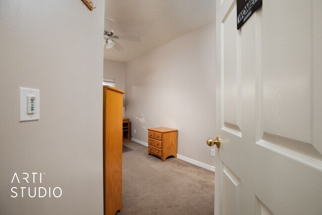 Building Photo - 331 Belmont Pl
