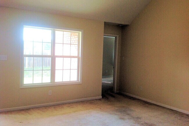 Building Photo - 220 Ansley Way