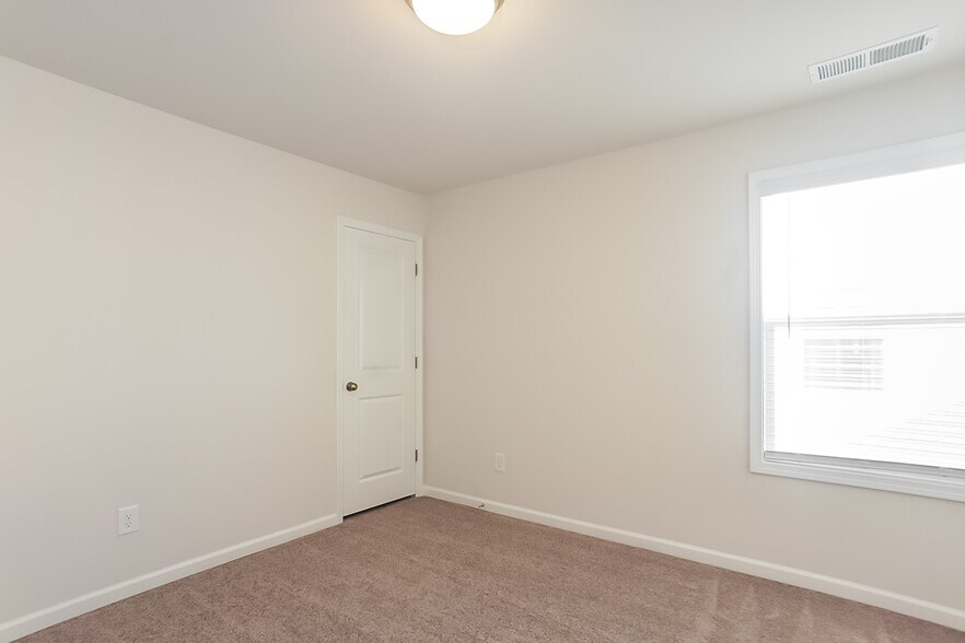 Building Photo - 581 Count Fleet Ct