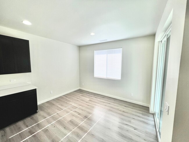Building Photo - AVAILABLE NOW! 3BD 2.5 BATH TUMWATER LIVING