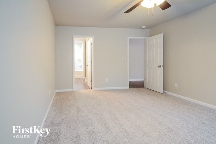 Building Photo - 771 Deerwood Dr