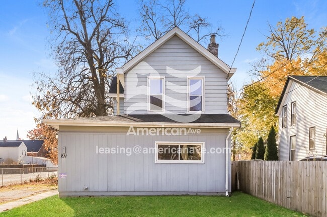 Building Photo - 211 E Southern Ave