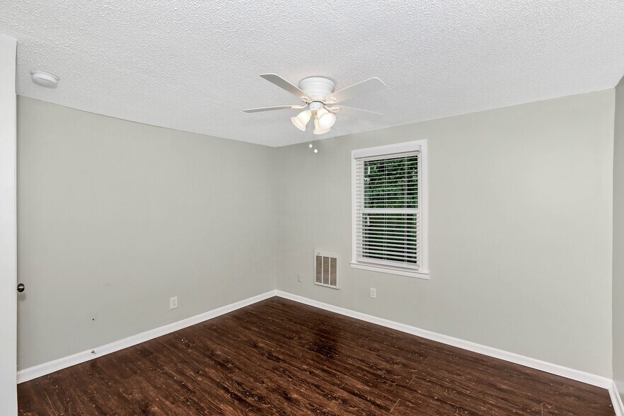 Building Photo - 3903 Telstar Cir SW