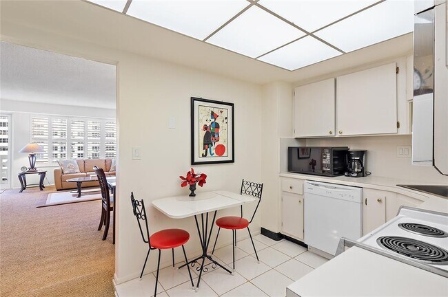 Building Photo - 4010 Galt Ocean Dr