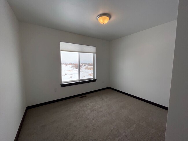 Building Photo - 827 Rookery Ln