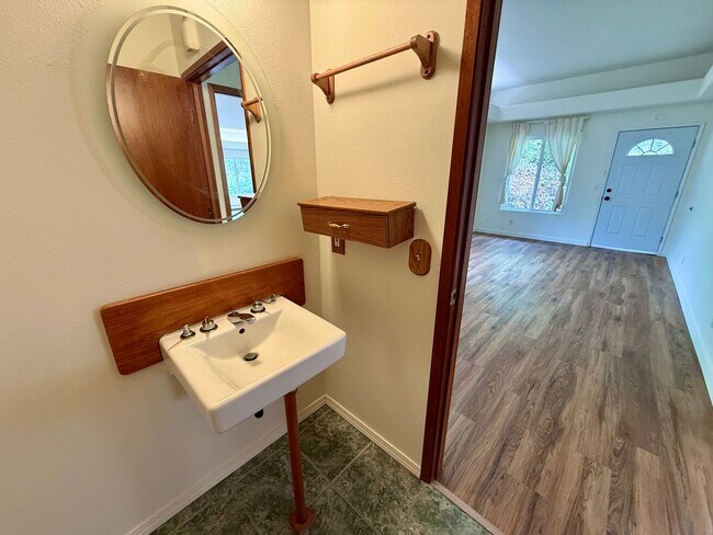 Building Photo - Forest Retreat at the Top of Kaloko