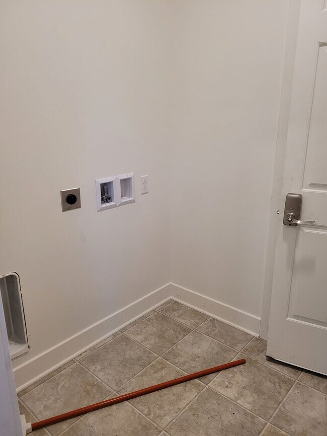 Building Photo - 3 bedroom Conestoga Valley School District