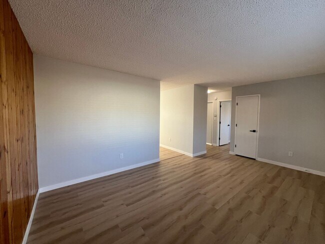 Building Photo - 928-932 N 6th Street