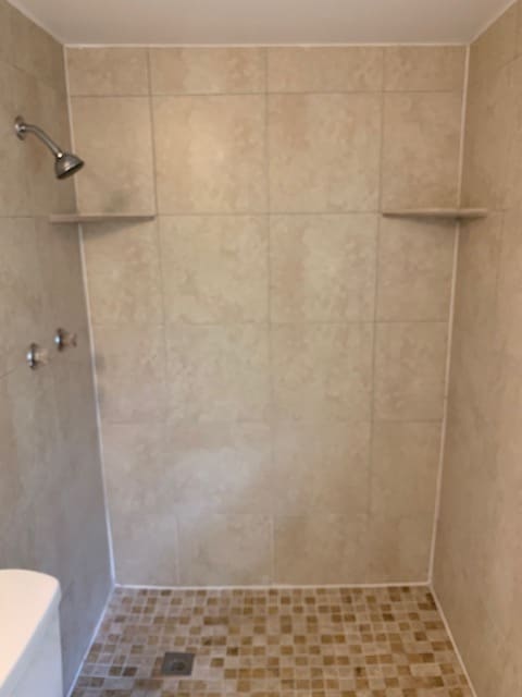 Building Photo - 332 NE Cullman Ct