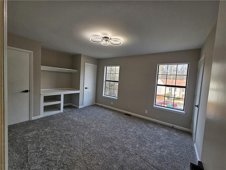 Building Photo - 6002 Pat Mell Pl SE