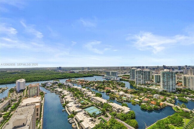 Building Photo - 16001 Collins Ave