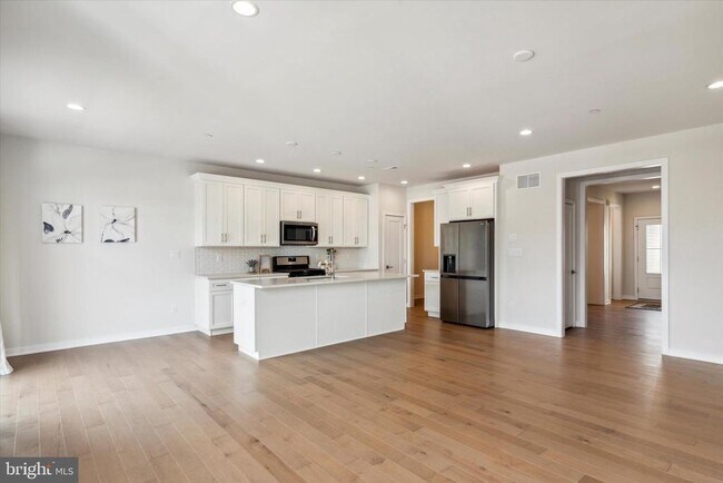 Building Photo - 15 Tamarack Cir