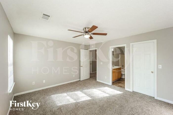 Building Photo - 6222 Hickory Ln Cir