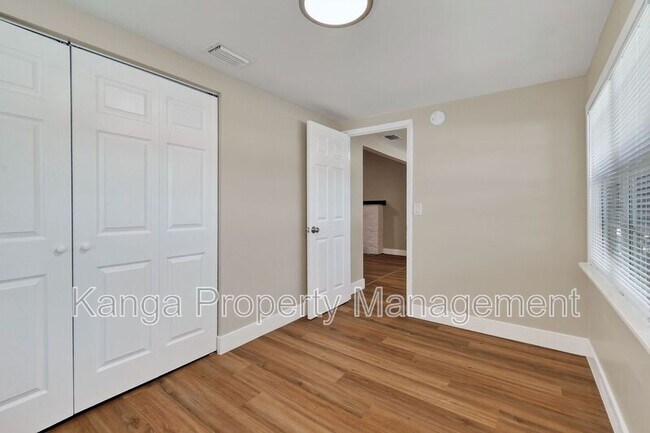 Building Photo - 3714 Morton Ave