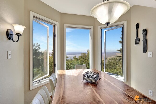Building Photo - 18722 Guillemot Cir