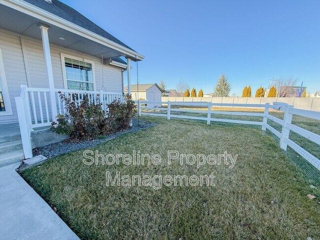 Building Photo - 18165 N Midland Blvd