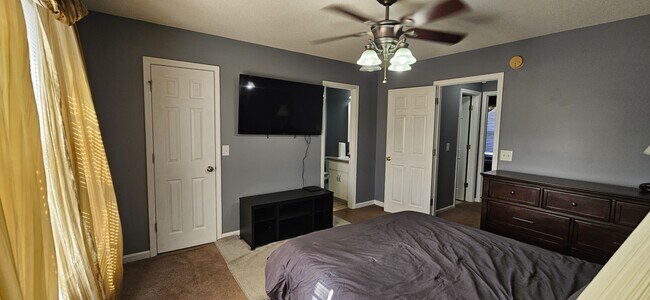 Building Photo - 312 Joe Walding Dr