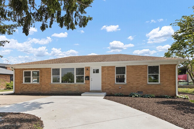 Building Photo - 8331 W Gunnison St