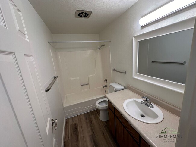 Building Photo - 2126-2128 N 8th St