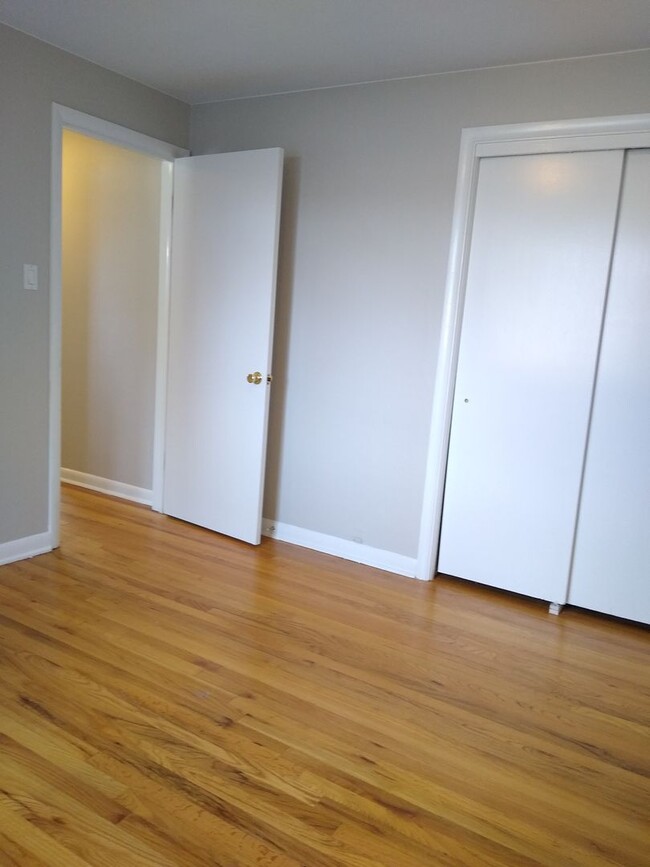 Building Photo - Park Hill 2 Bedroom 1 Bath Central Air! At...