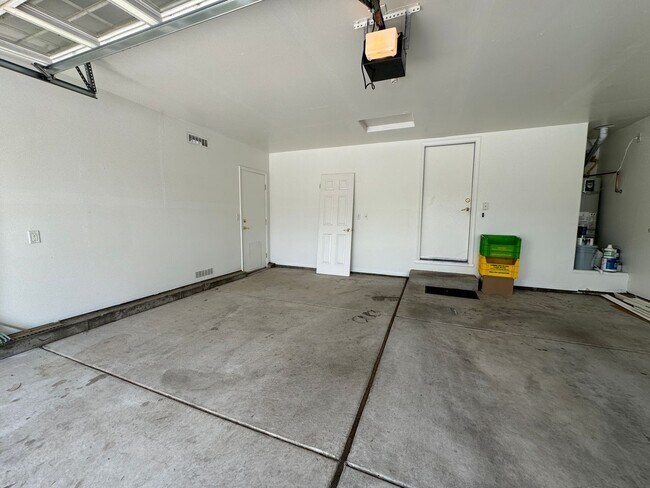 Building Photo - Spacious 4 Bed / 2 Bath Home in North Reno – $2,400/mo