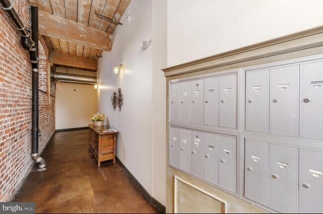 Building Photo - 1147 N 4th St