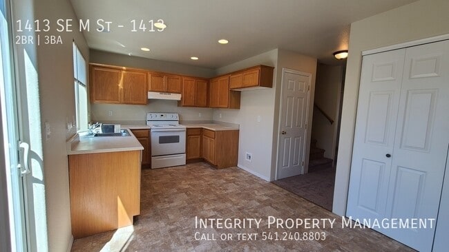 Building Photo - 1413 SE M St