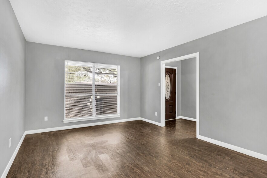 Building Photo - 10314 Antrim Ln