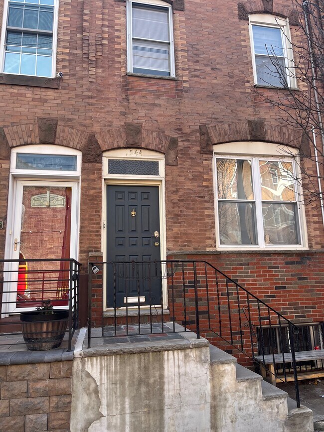 Primary Photo - 1544 McKean St